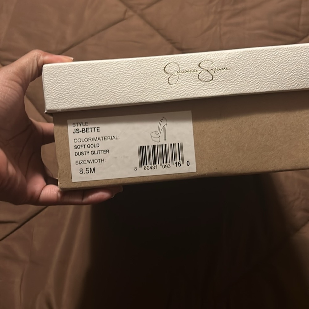 Shoe - Picture 6 of 6